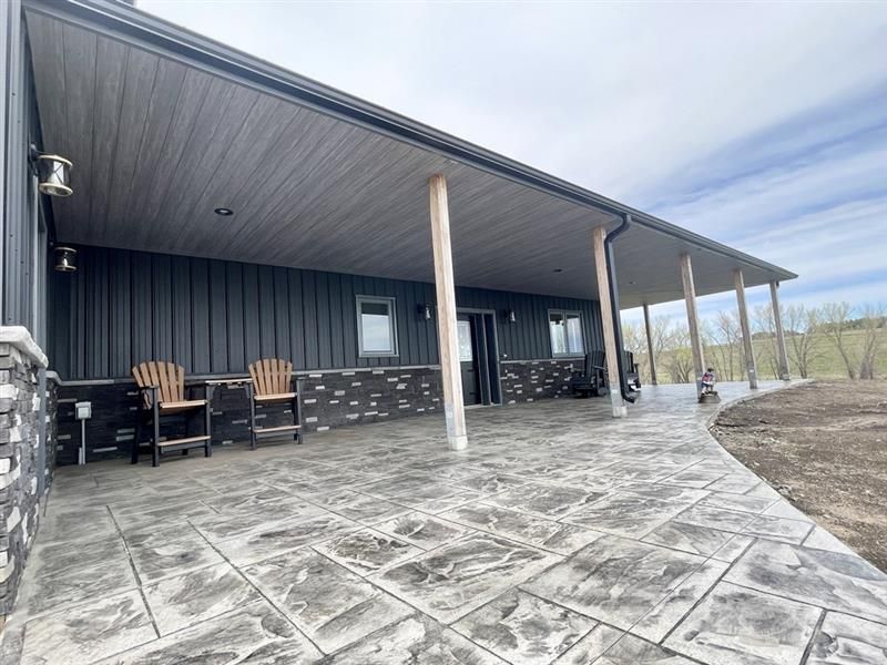 Shouse Exterior