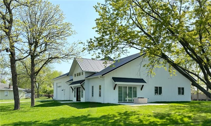 Shouse Exterior