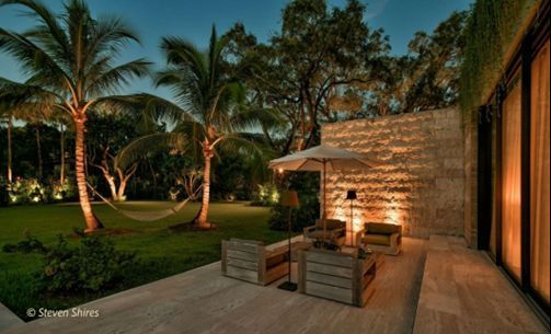 Transform your yard with the top landscape lighting designers in Miami