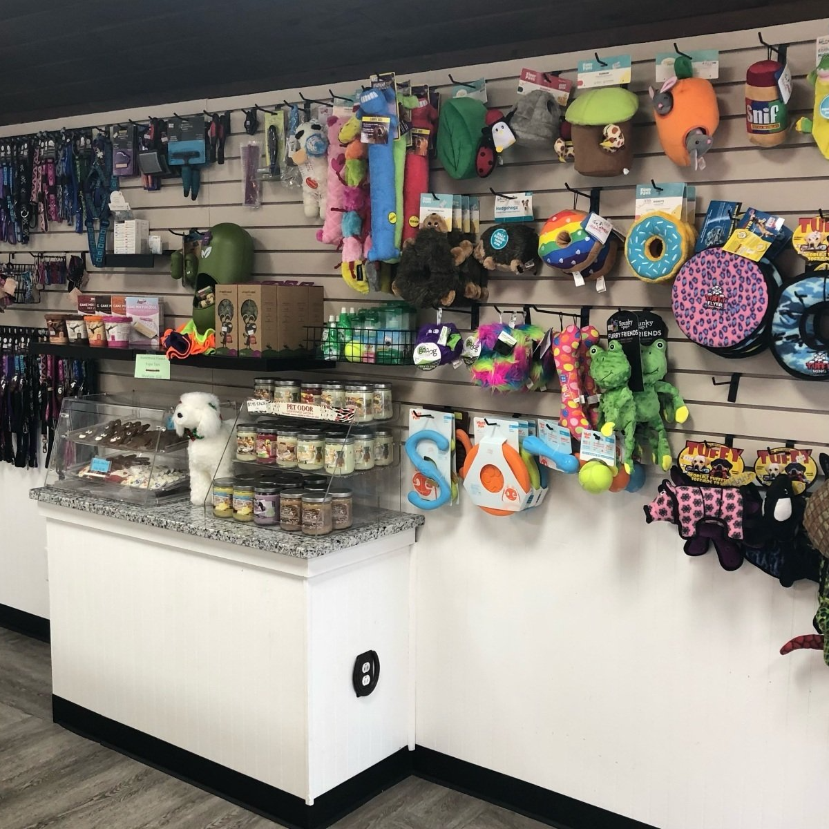 Retail & Treats