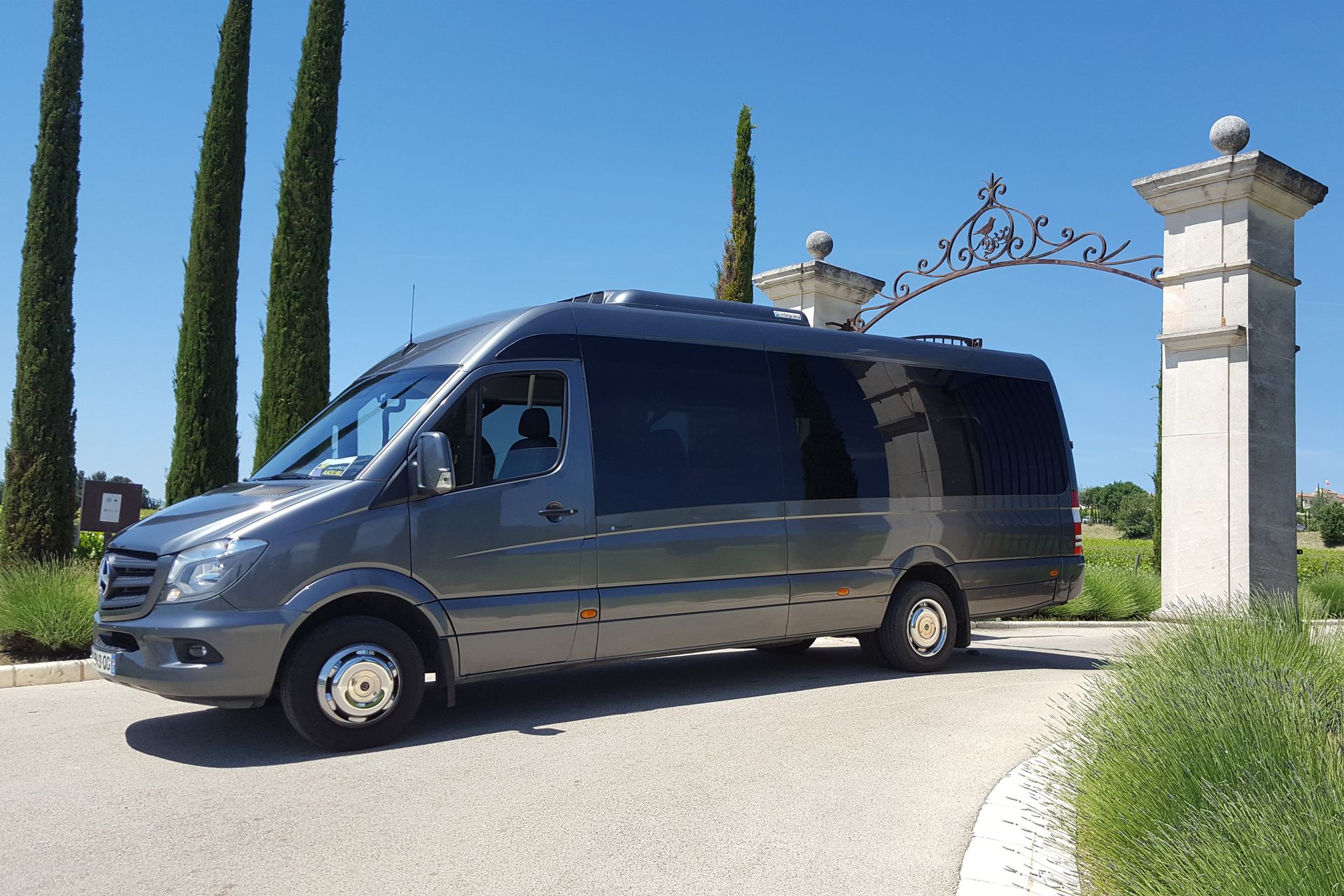 Minibus 16 - 19 places
Mercedes Sprinter
- pour groupe de moye taille