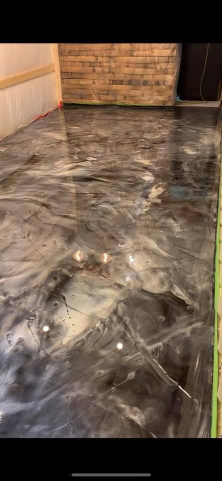 Metallic floor installation in Louisville, KY