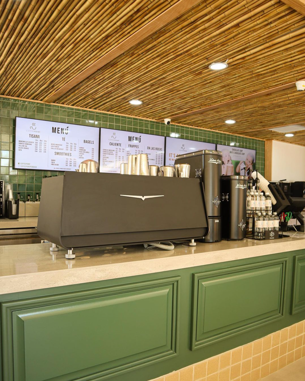 #CaféMexicano #CafeteríaMéxico #CaféArtesanal #AmantesDelCafé #DesayunoMexicano #SaboresDelCafé #CaféConAmigos #CaféDeCalidad #MomentoDeRelax #CoffeeLovers