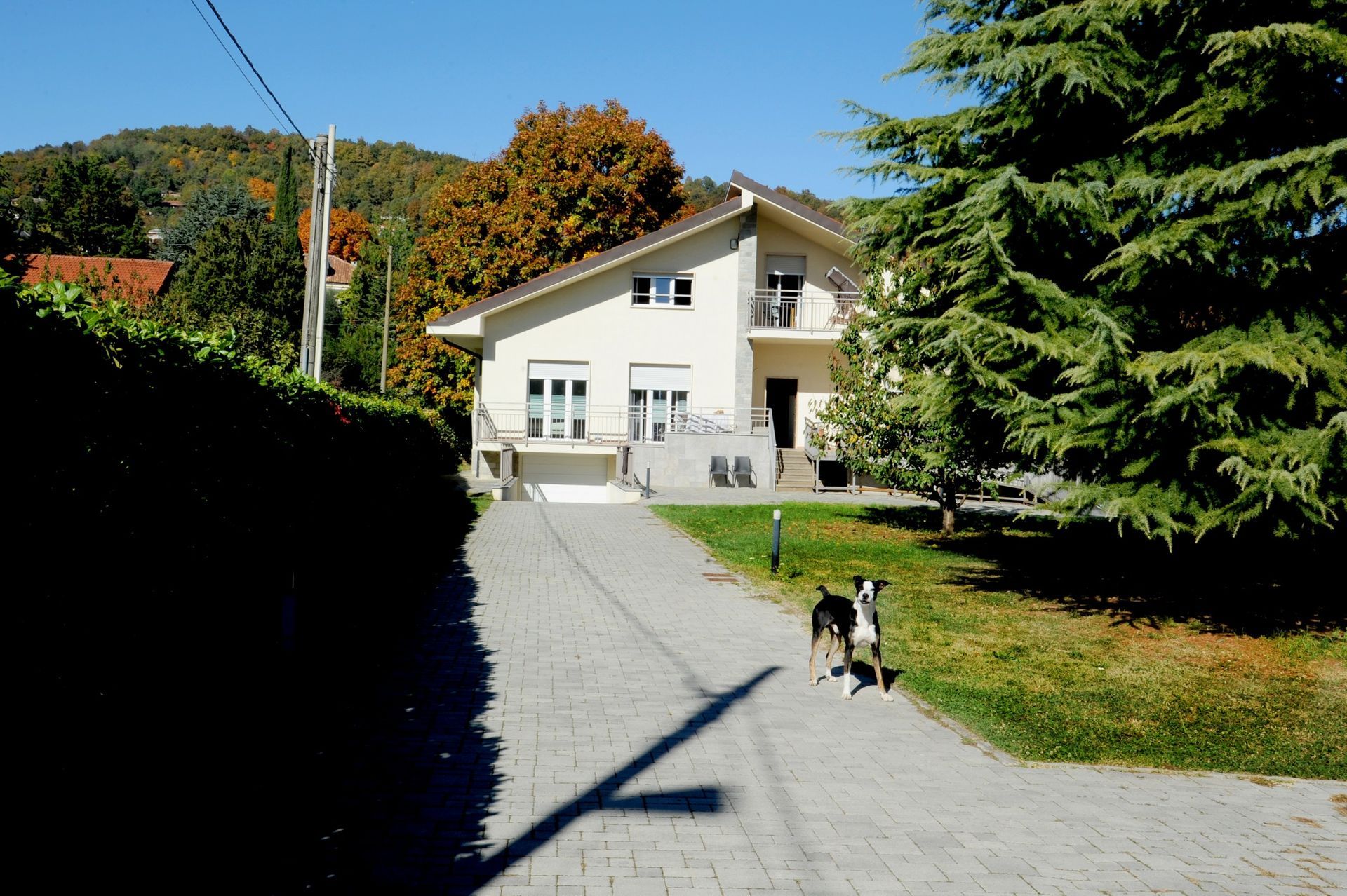 Facciata della struttura della residenza per anziani a Torino
