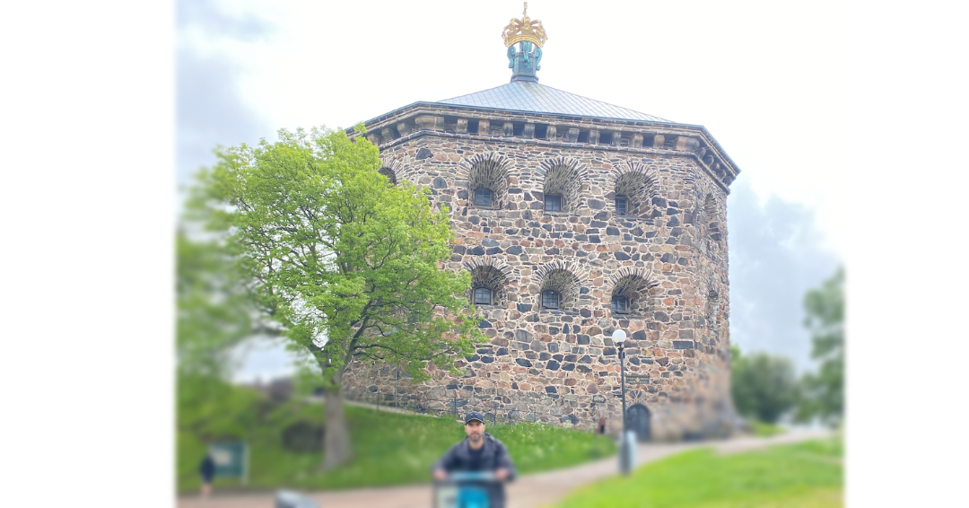 Skansen Kronan: The Golden Crown Fortress in Gothenburg Historic fortress in Gothenburg, Sweden, with stunning city views and rich military history.