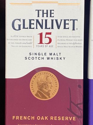 The glenlivet 15 year old single malt scotch whisky is a french oak reserve.