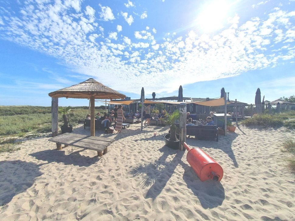Teambuilding op Schiermonnikoog met eigen strandtent via Waddenkracht.nl