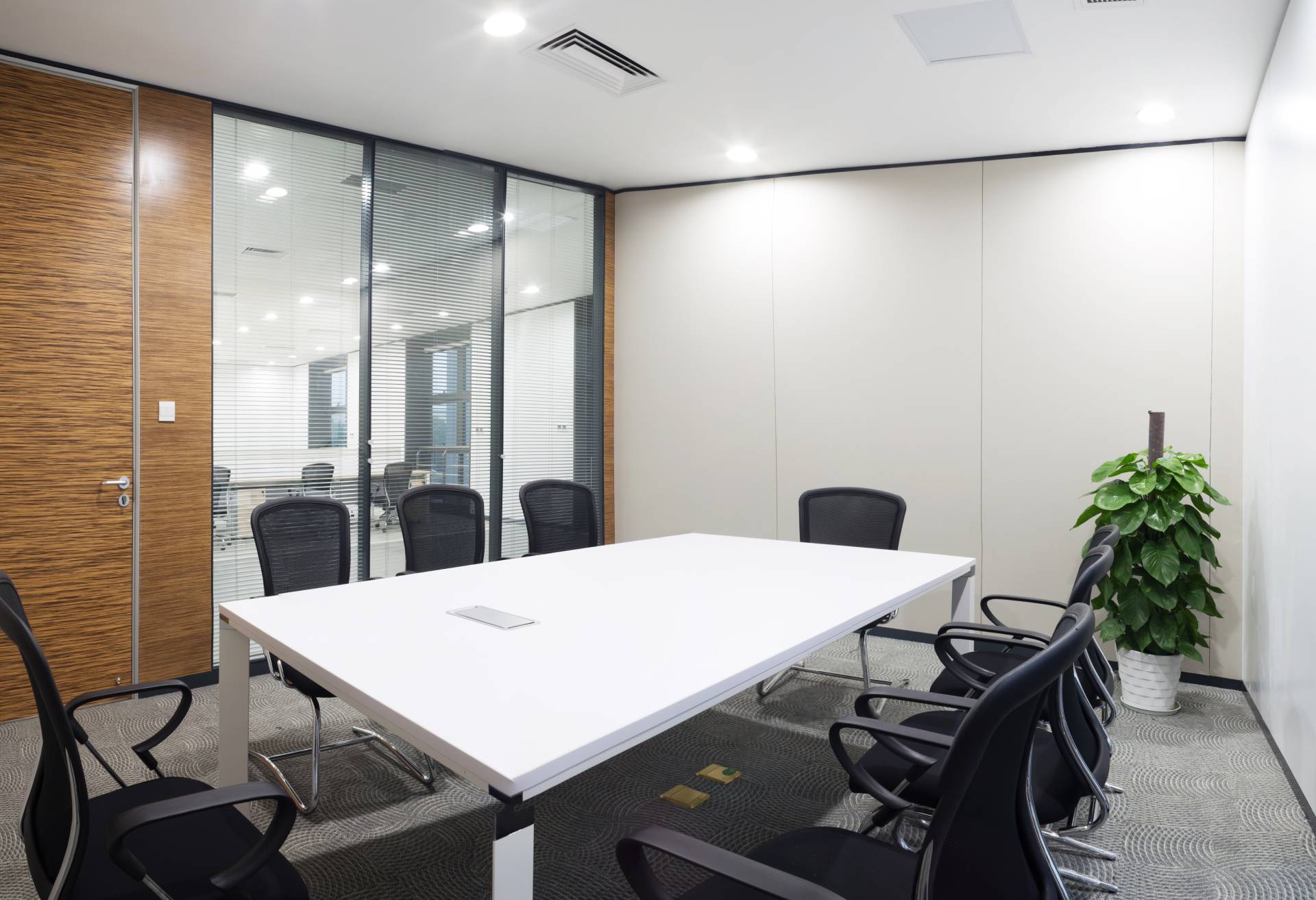 sala conferenze con rivestimento murario in PVC