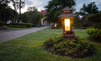 Outdoor lighting on a big lawn in Oregon