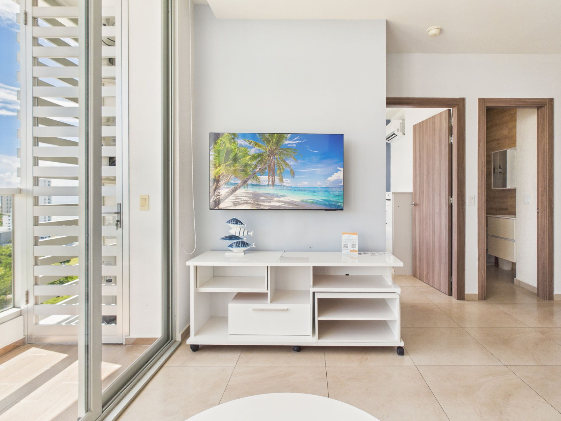 Recámara con vista panorámica en apartamento de Royal Palm, Playa Gorgona