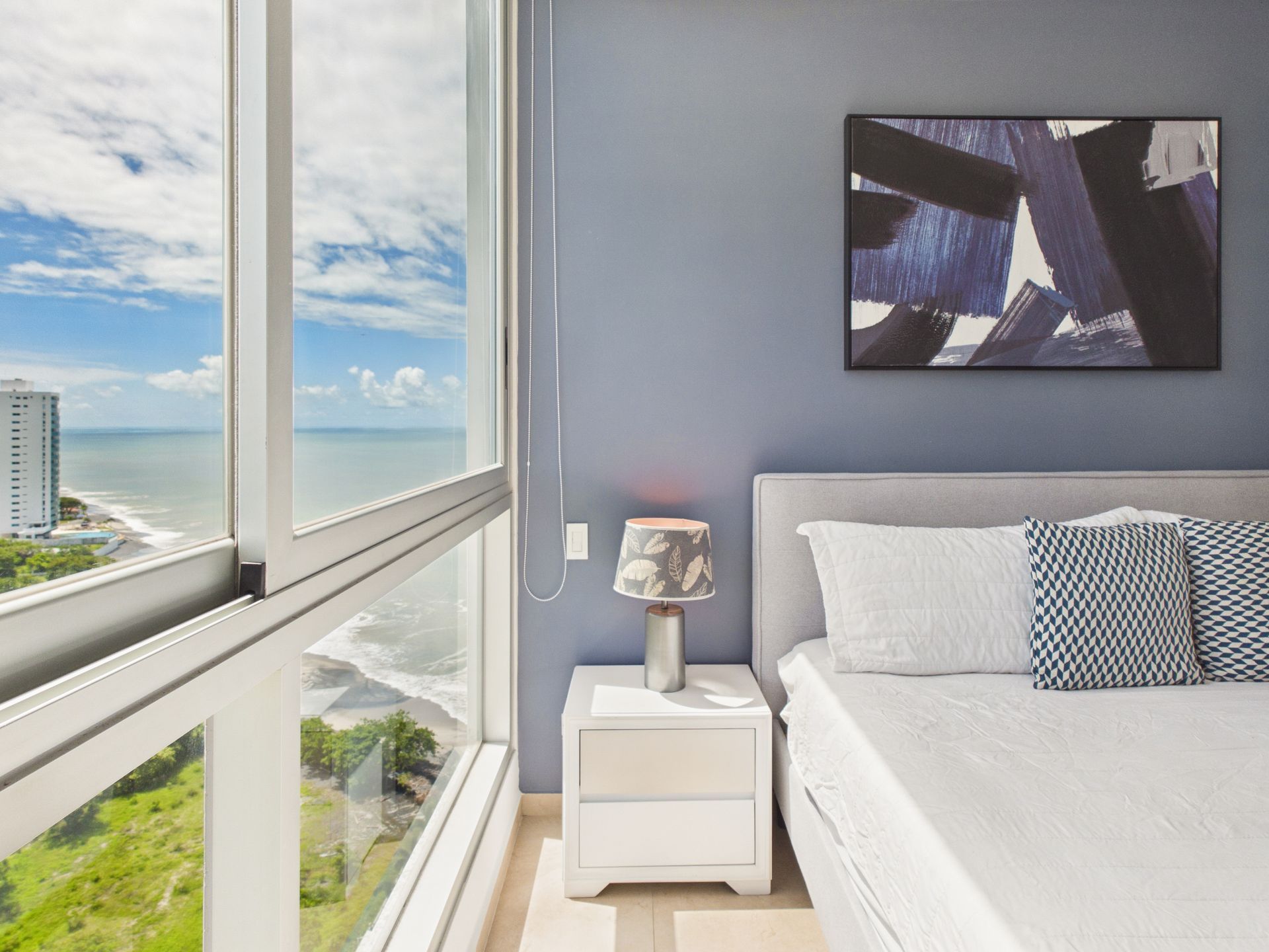 Balcón con vista panorámica al mar en apartamento de Royal Palm, Playa Gorgona
