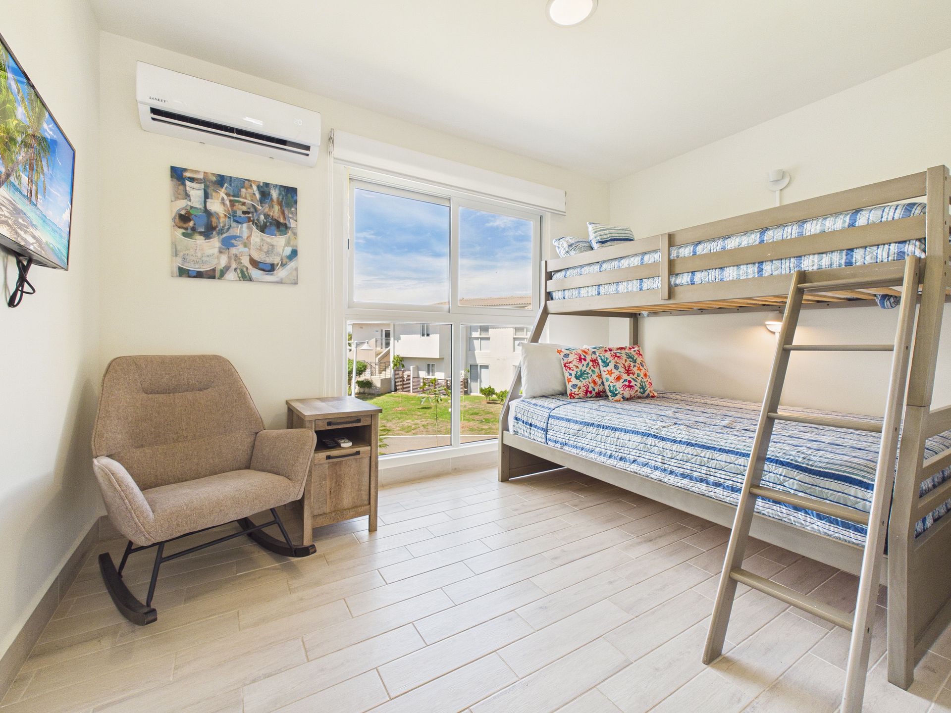 Recámara con vista al mar en apartamento de Caracol Villas, Playa Caracol