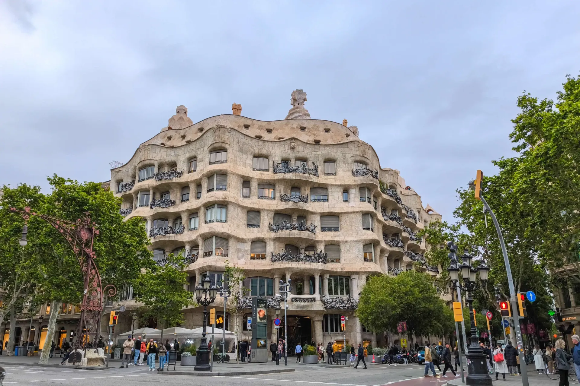 13 Atracții Importante în Barcelona