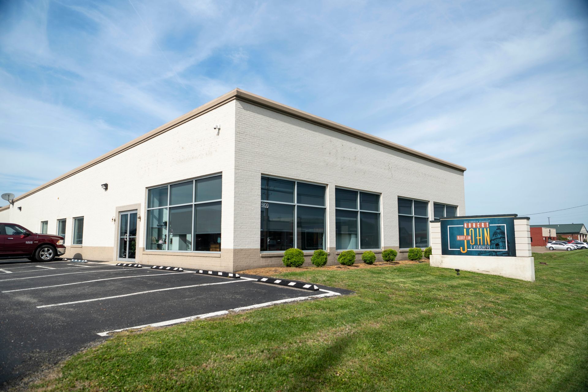 Robert John & Associates injury law office serving Evansville construction accident clients