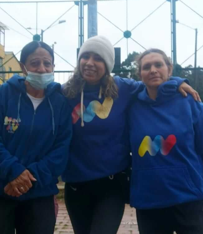 Equipo Fundación UNA apoyando a la comunidad