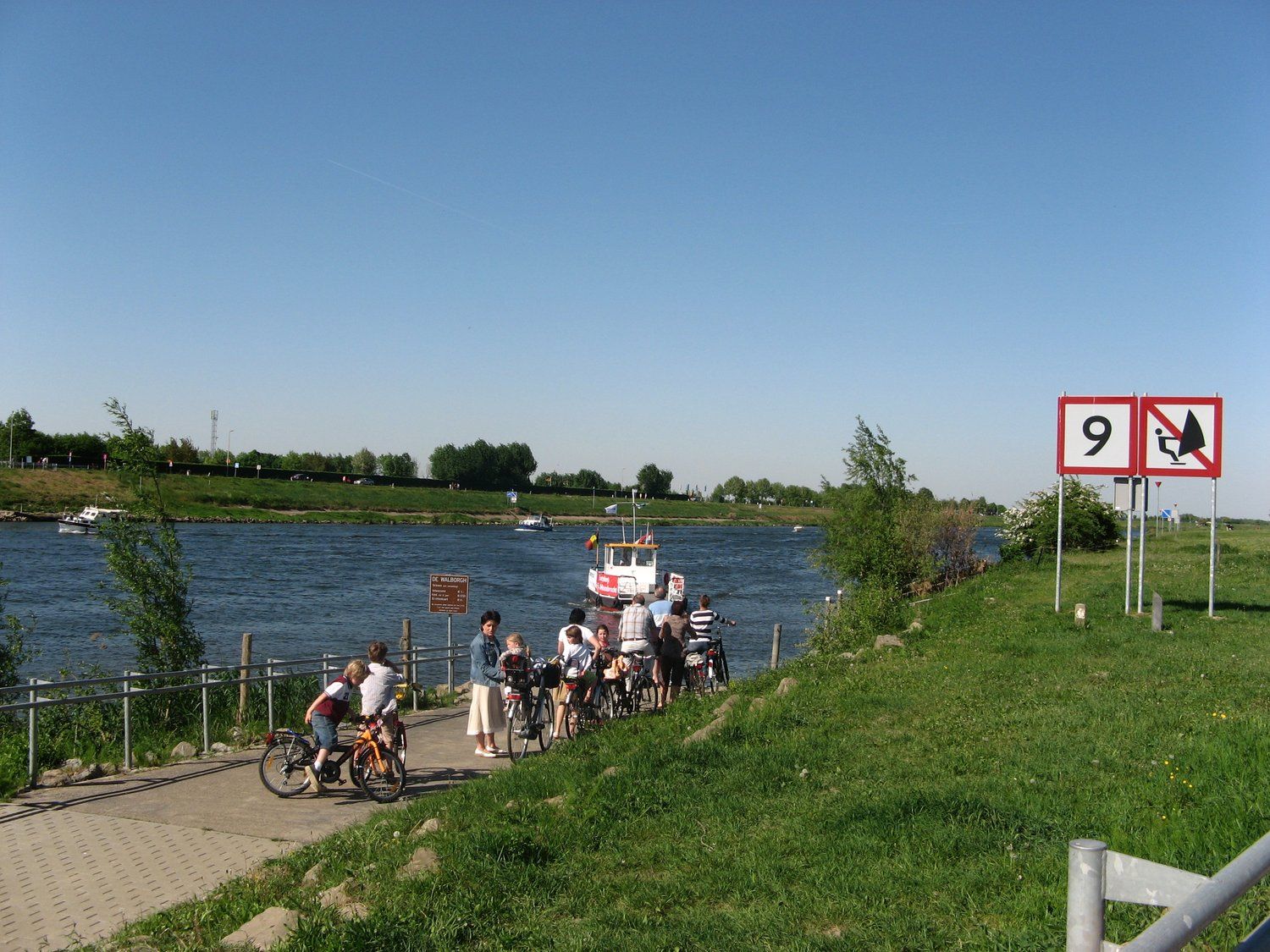 Veerpontje bij de Maashoeve
