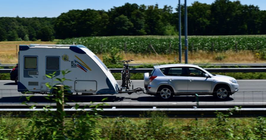 opweg naar Camping Maashoeve Ohé en Laak