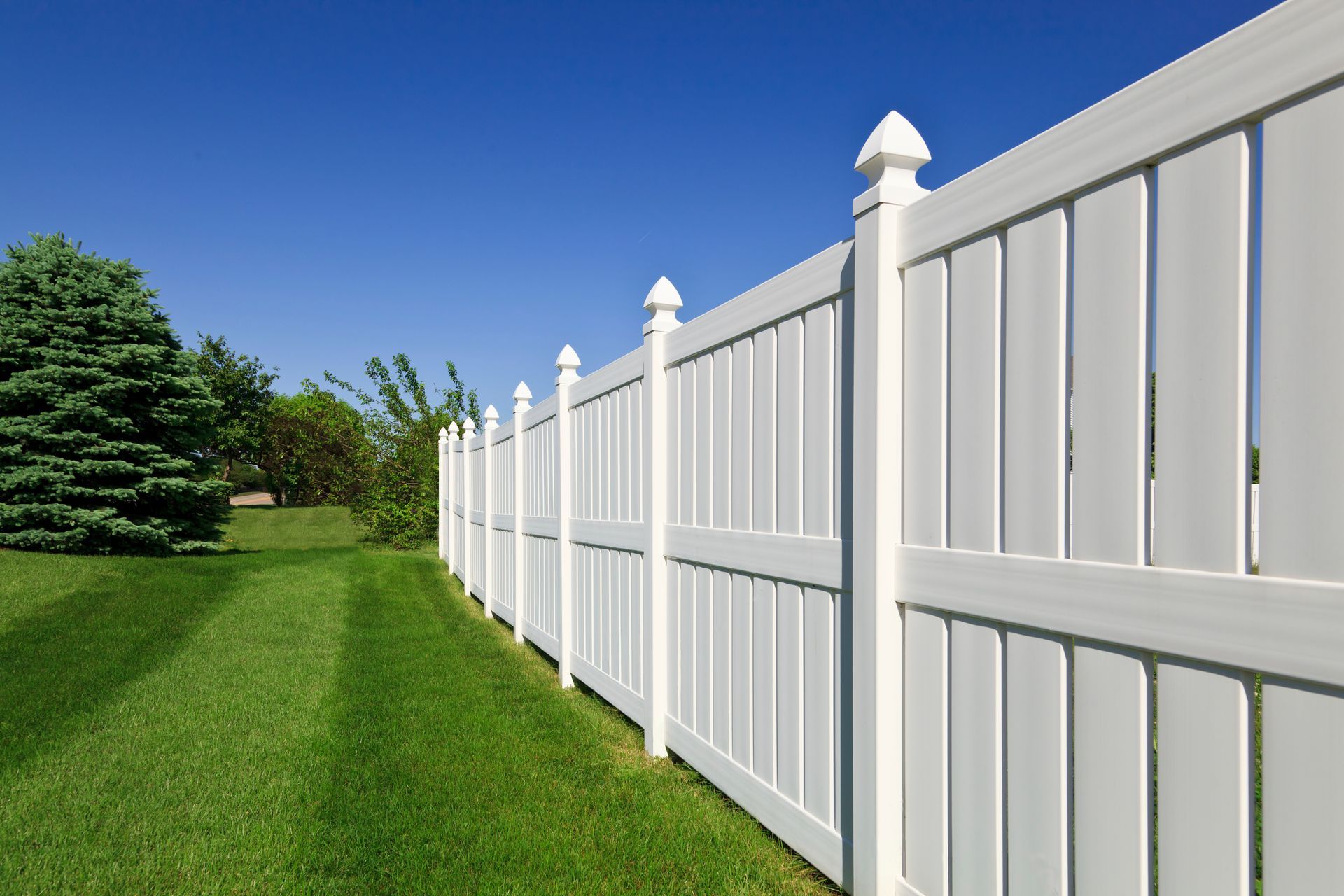 White Vinyl Fence — Dayton, OH — B & B Fence & Decks LLC
