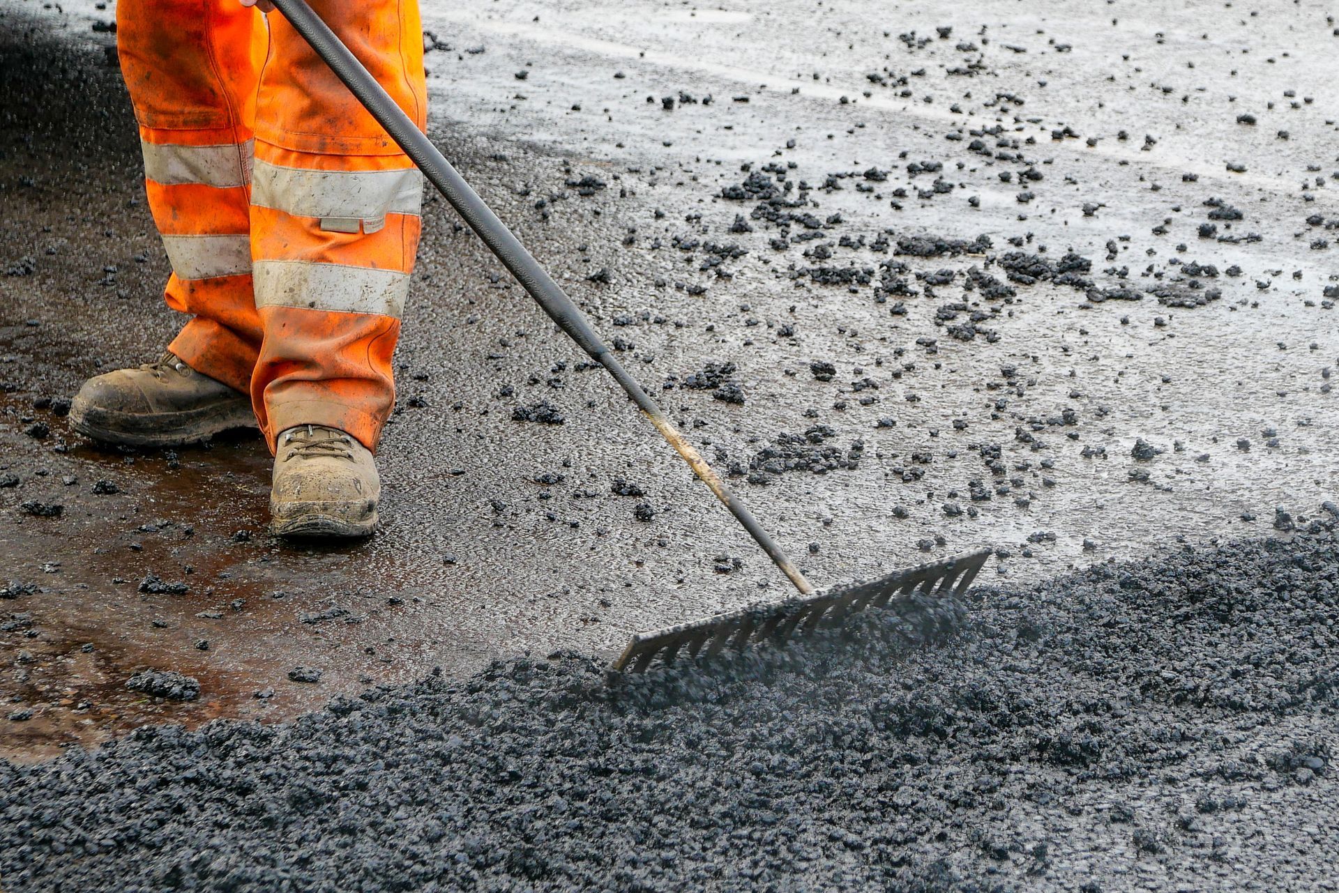 Sealcoating in Moore, OK | Mike’s Paving & Sealcoating