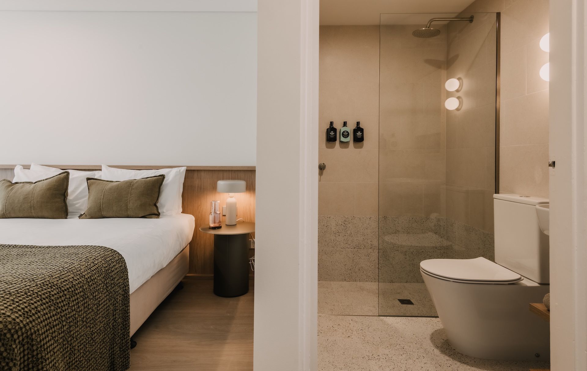 South House Classic Queen room with private bathroom