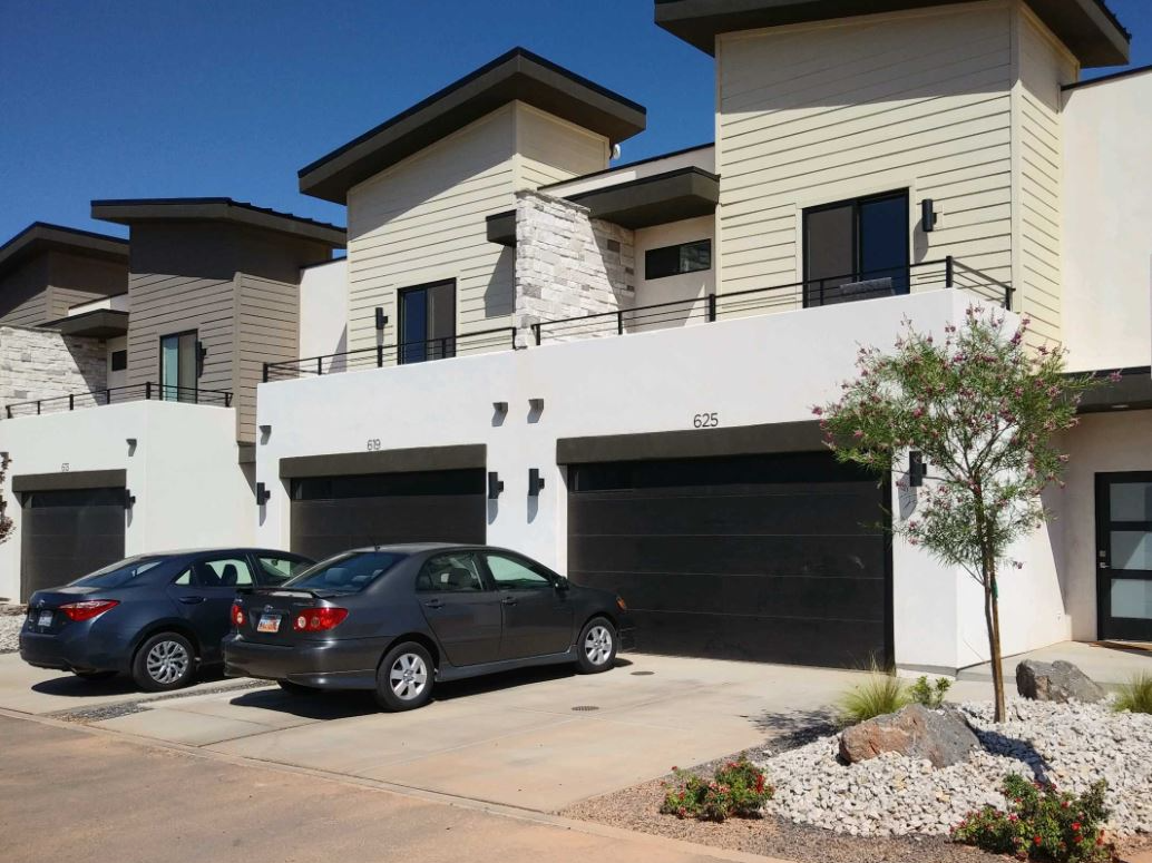 crimson park townhomes exterior