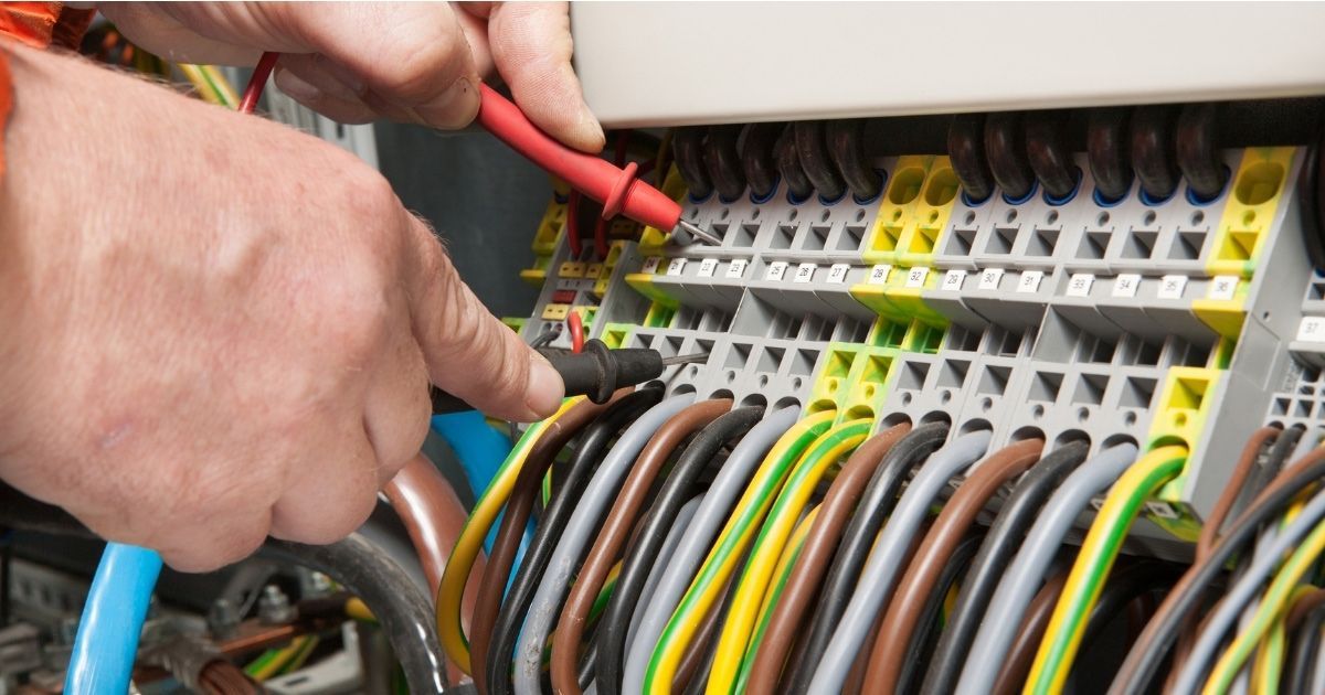 Rapid Response Electrician Attending Commercial Electrical Emergency Sunshine Coast