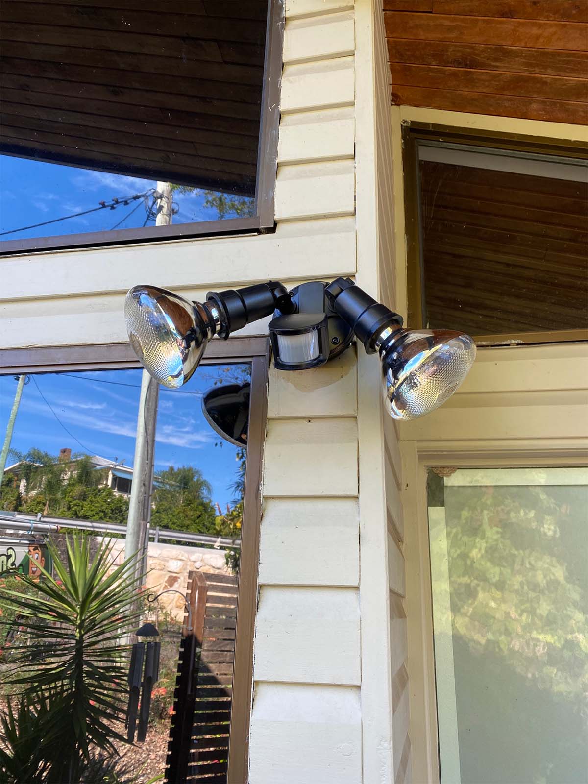 Security Floodlight With Motion Sensor Installation