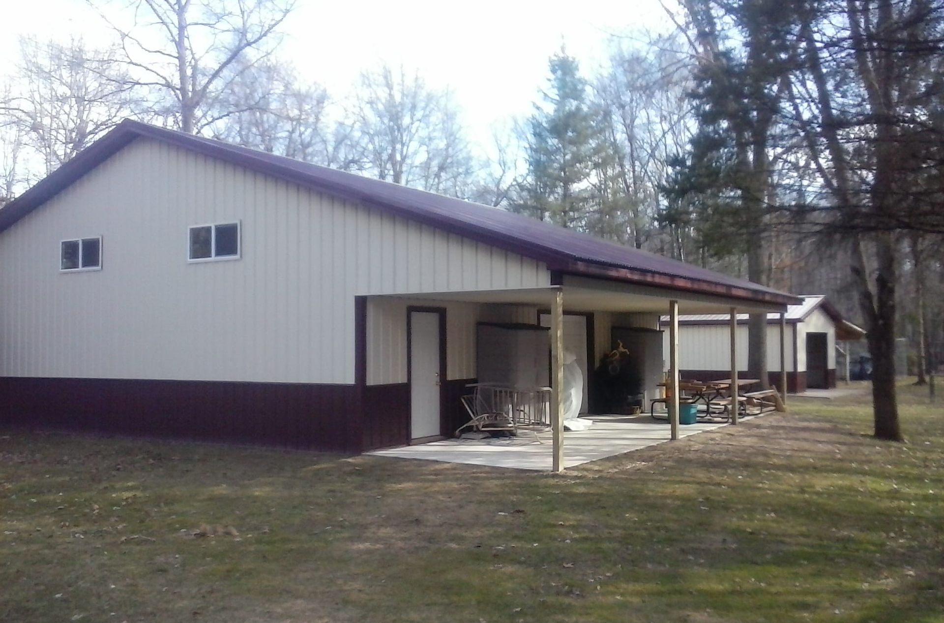 Barn building constructed by Timberland Construction