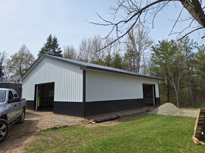 Custom pole barn built by Timberland Construction near Davison, Michigan