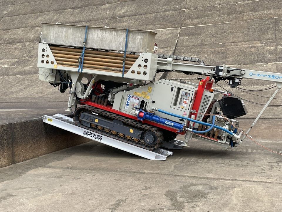 aluminium machinery loading ramps with track machine