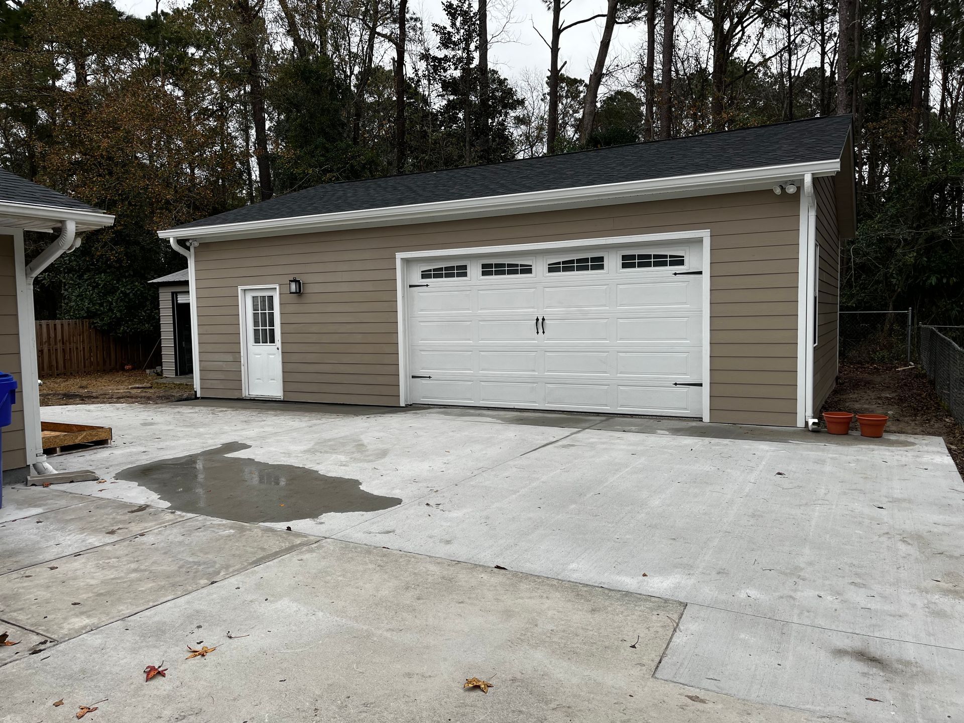 Detached Garage