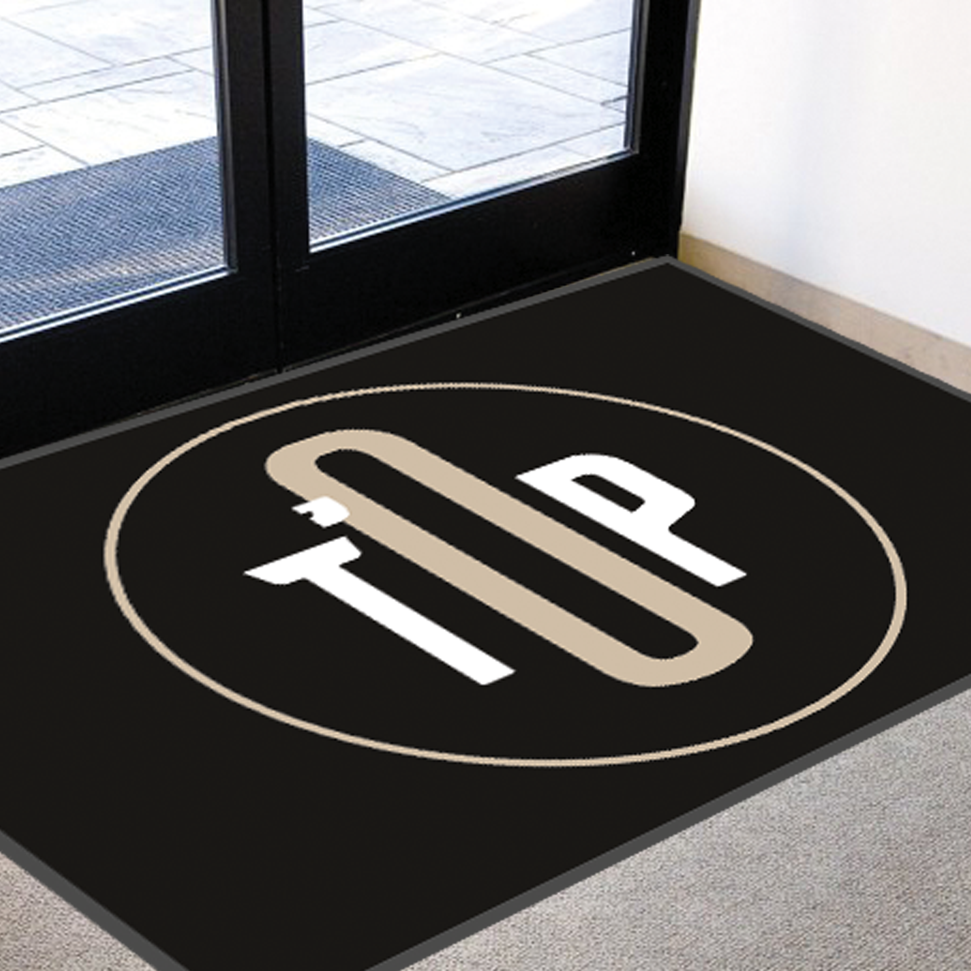 Fourgonnette blanche avec le logo « Plaque Du Bois », probablement destinée à des services de menuiserie.