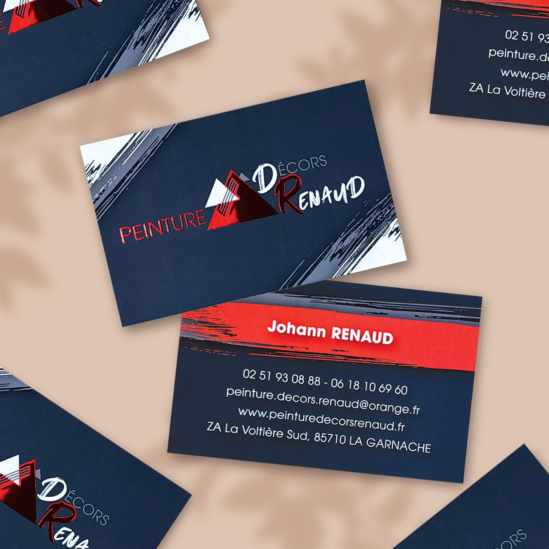 Cartes de visite pour « Au Comptoir Urbain », comportant un logo vert et blanc