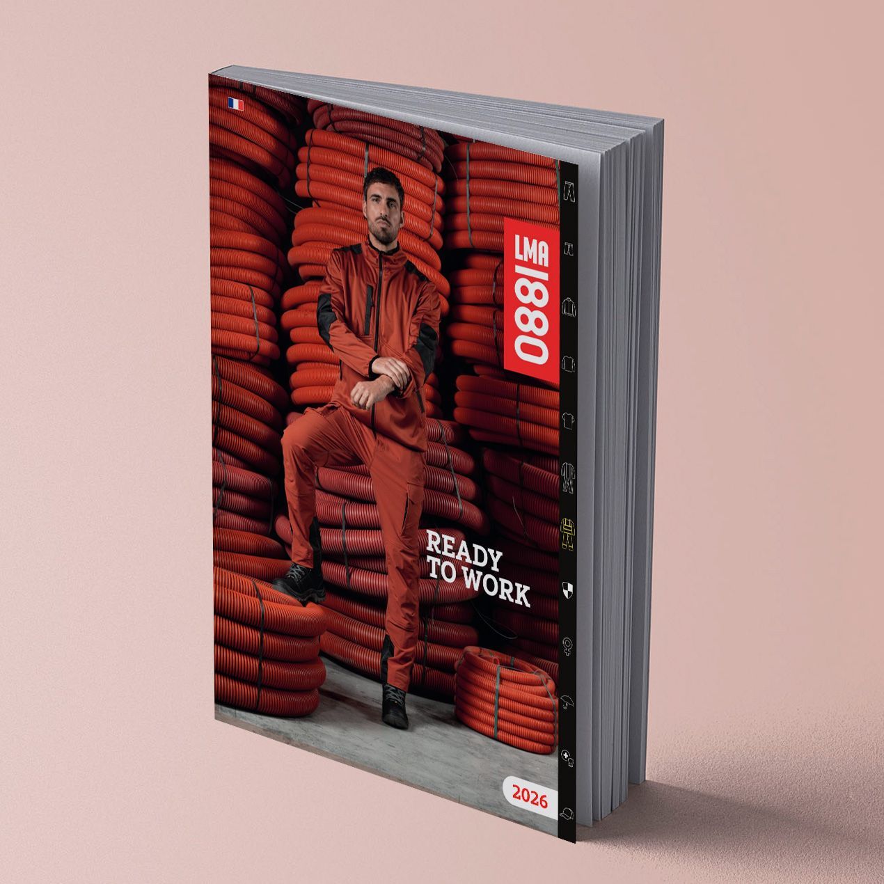 Couverture du catalogue sur fond bleu avec photos de personnages. « Parti et histoire européens » avec « 2025 » en violet.