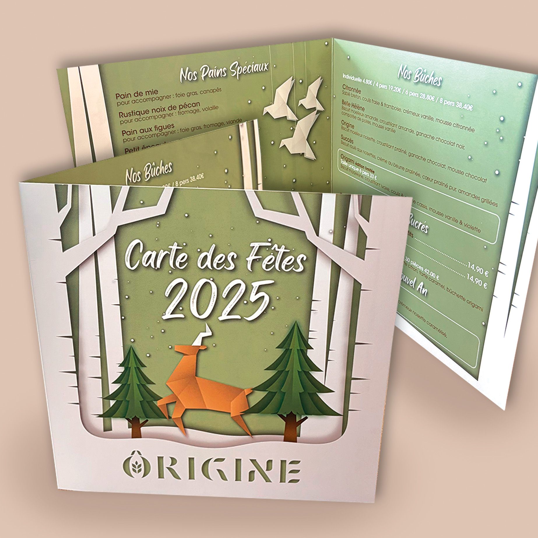 Brochure, présentant les dalles de terrasse. Design beige et blanc avec échantillons de produits, logos et coordonnées.