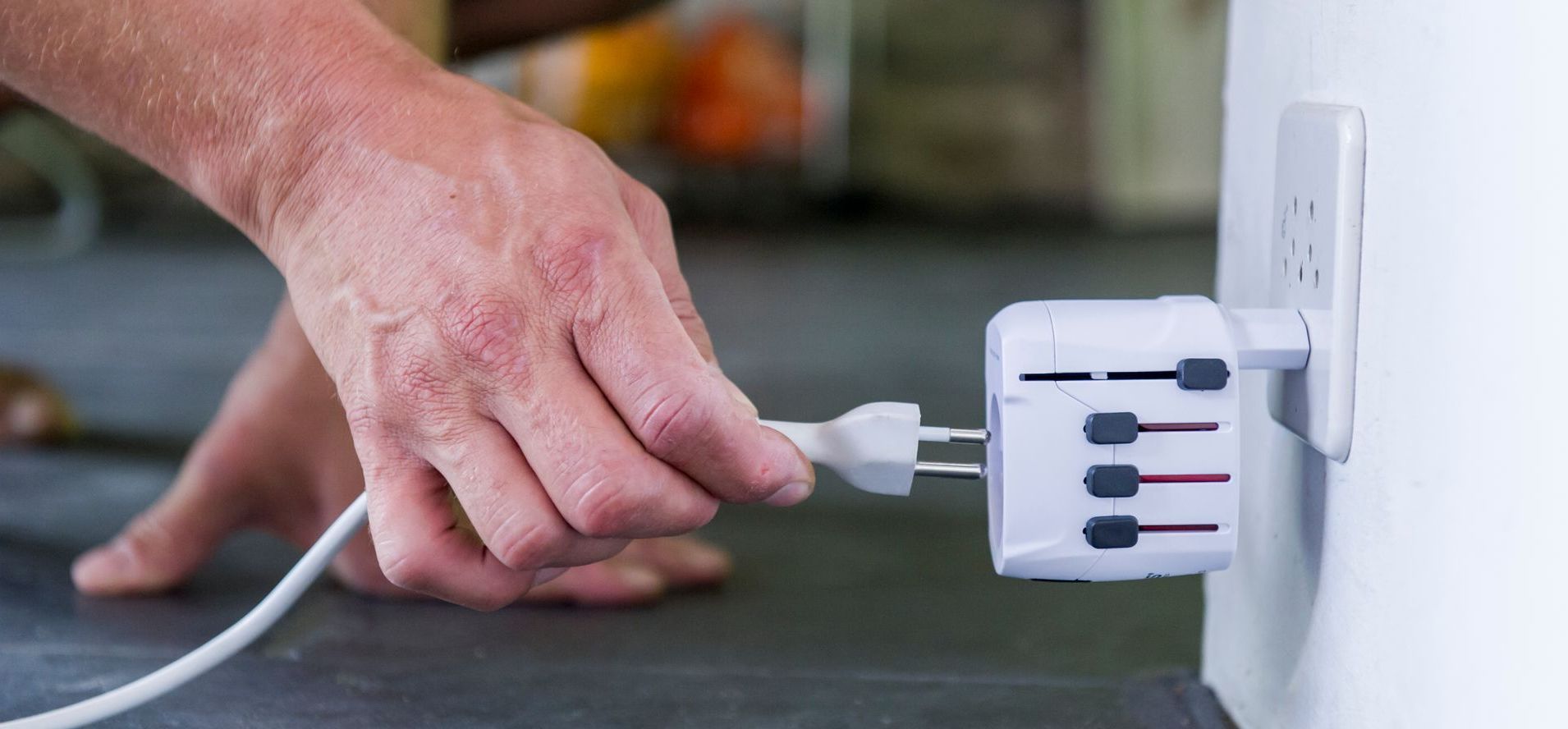 Skross Pro Travel Adapter