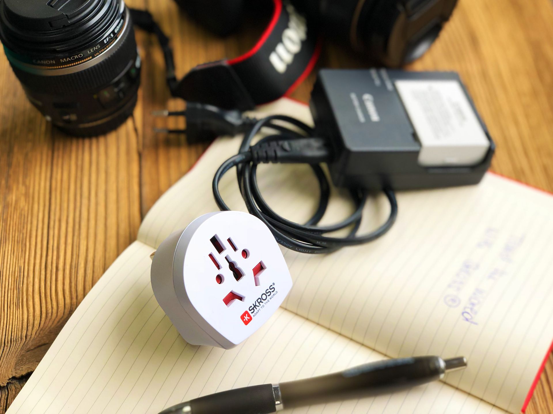 Skross World to UK travel adapter