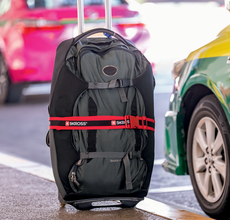 Skross Luggage Strap SKR-0235 In Use