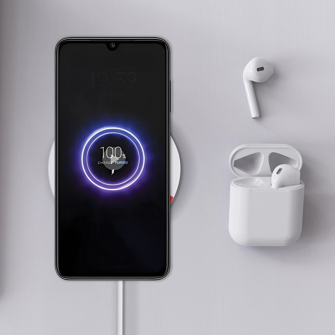 Skross Magsafe Wireless Charger SKR-0254 charging an android