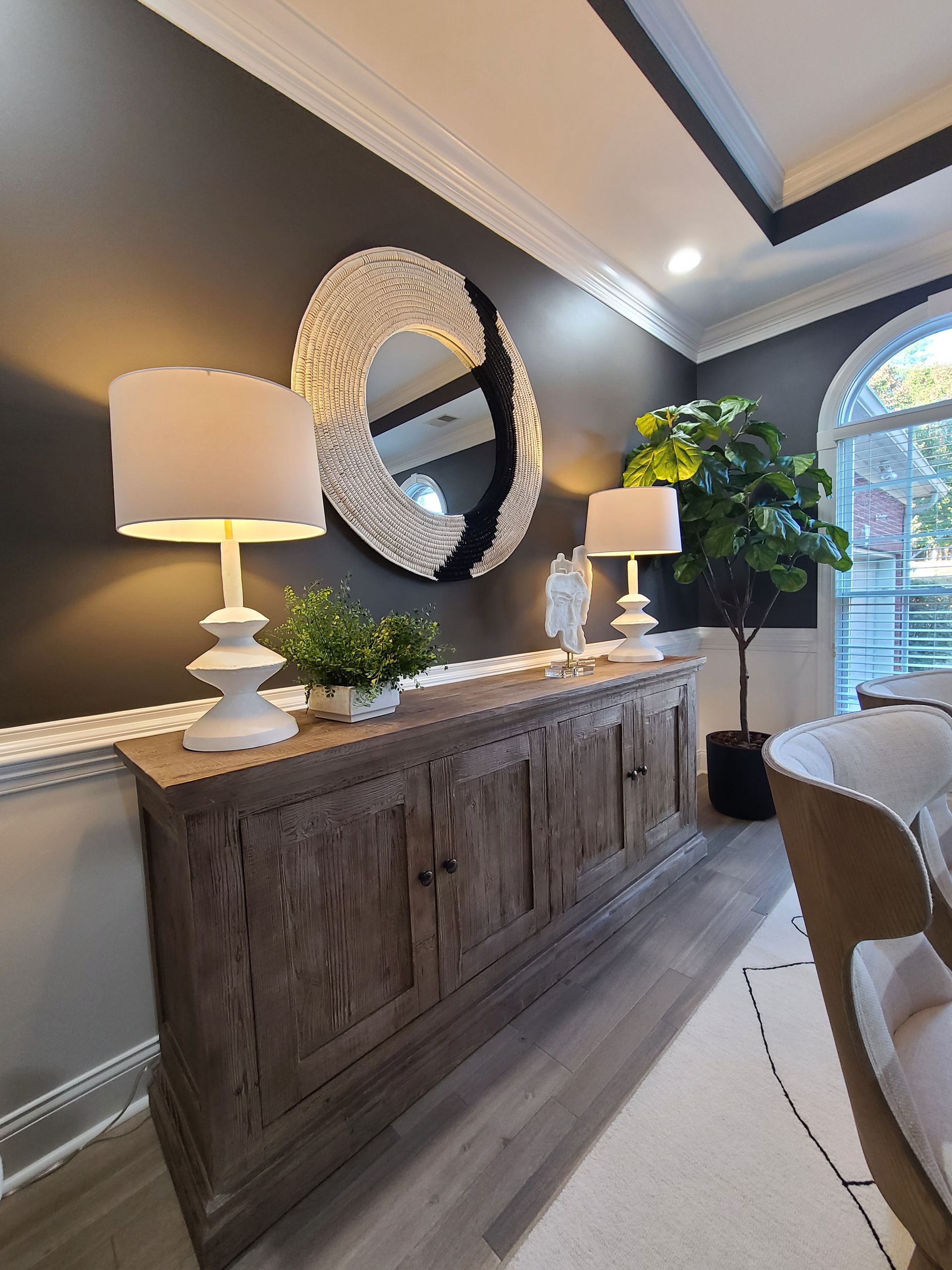 table set with wall mirror