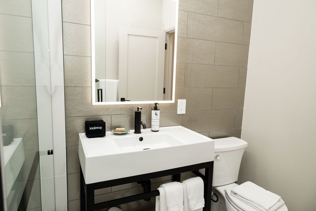 The Key West Hotel Bathroom