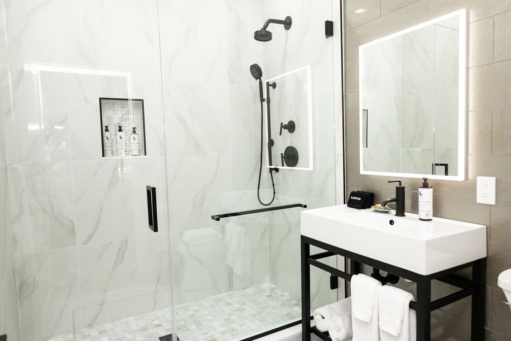 The Key West Hotel Bathroom