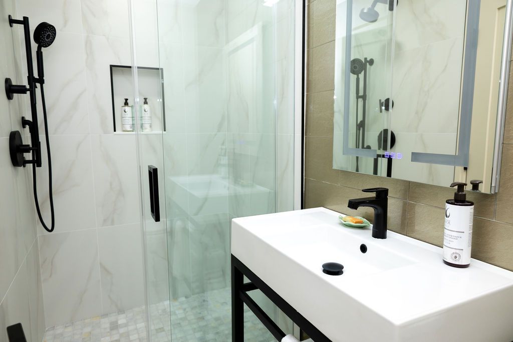 The Key West Hotel Bathroom