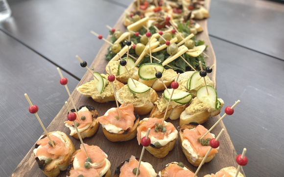 Our expert chefs can easily accommodate many special diets whether you are vegetarian, gluten-free, diabetic, or have dietary restrictions