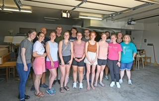 group photo of student volunteers