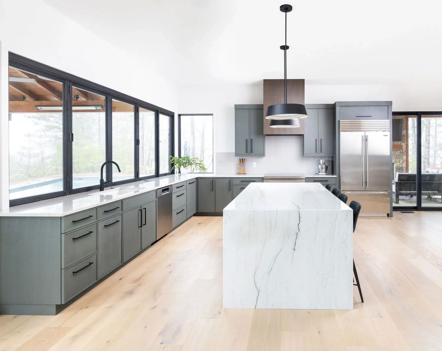 modern kitchen design greenville, kitchen design greenville, luxury kitchen design, euro kitchen design greenville, contemporary kitchen design greenville, custom cabinets greenville, modern cabinets greenville, leicht greenville, high end kitchen design charlotte, custom cabinets charlotte, cabinet showroom charlotte
