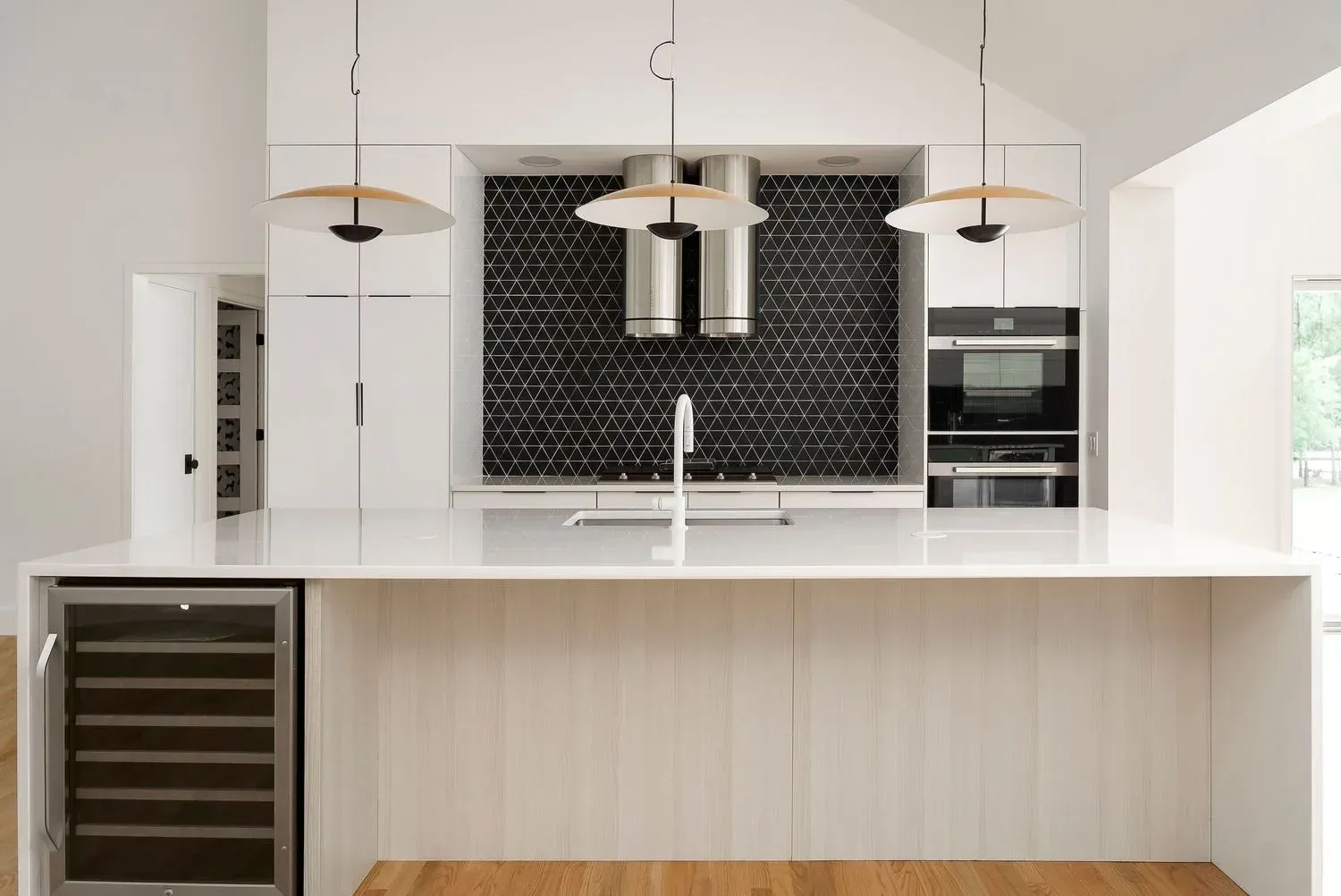 modern kitchen design greenville, kitchen design greenville, luxury kitchen design, euro kitchen design greenville, contemporary kitchen design greenville, custom cabinets greenville, modern cabinets greenville, leicht greenville, modern cabinets lake keowee, modern cabinets clemson, kitchen design lake keowee, kitchen design clemson, 