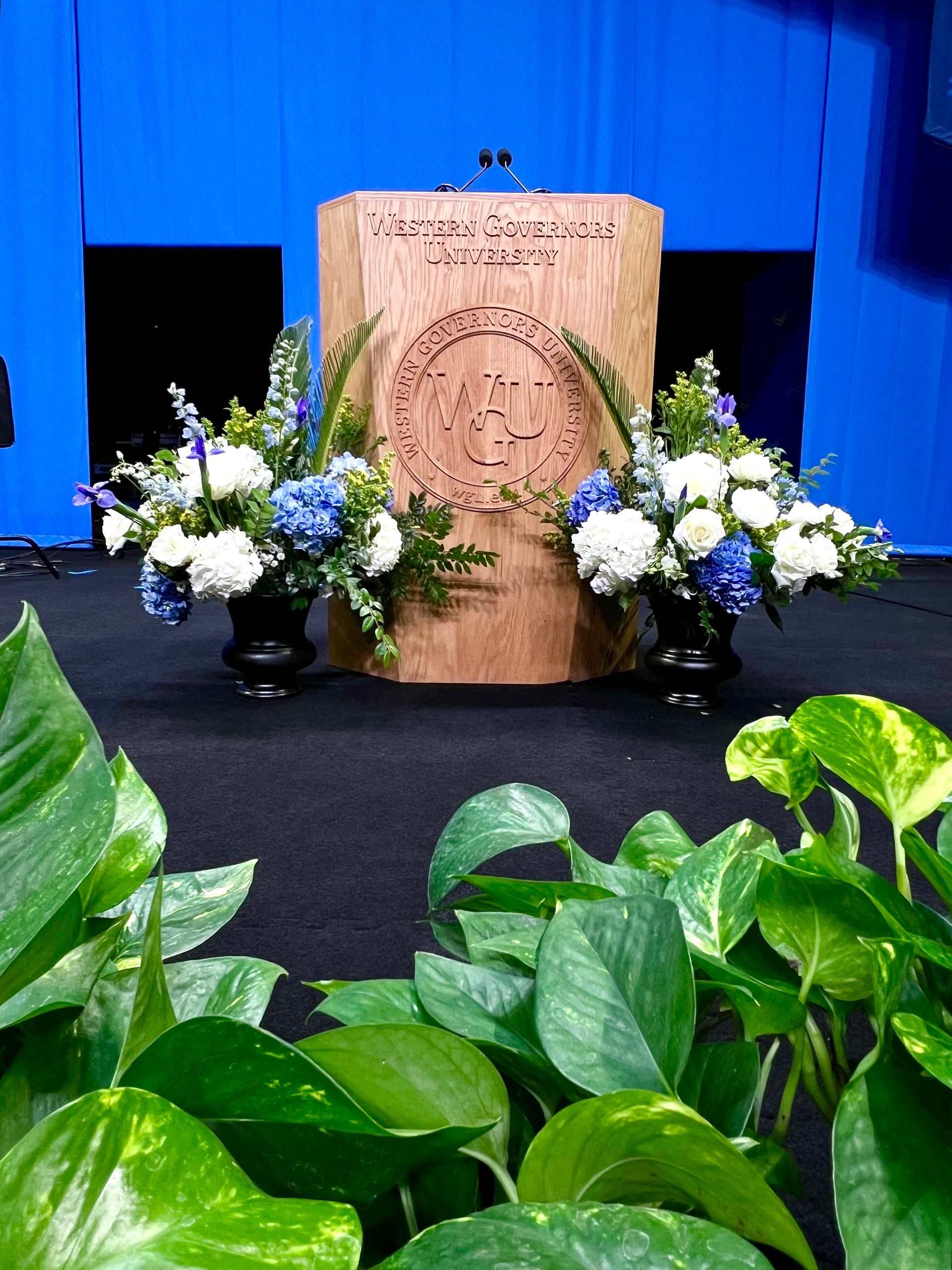 Las Vegas corporate plant rentals. Las Vegas graduation podium arrangements