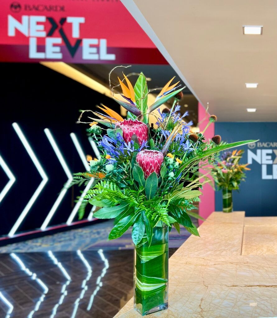 Las Vegas corporate tropical arrangement