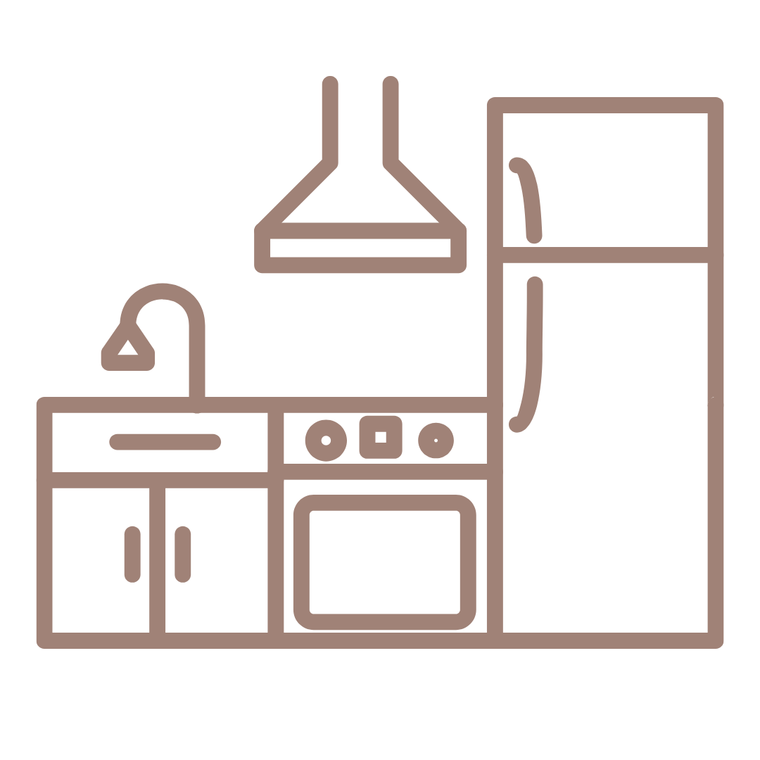 Disegno a tratteggio di una cucina con frigorifero, fornello, lavello e cappa.